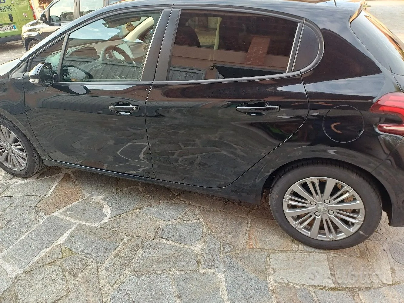 Peugeot 208 2019 photo 4