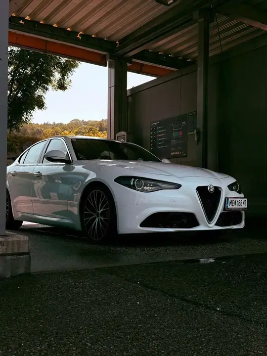 Alfa Romeo Giulia 2016 photo 2
