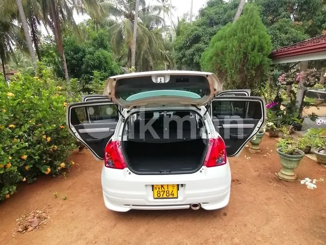 Suzuki Swift 2010 photo 4