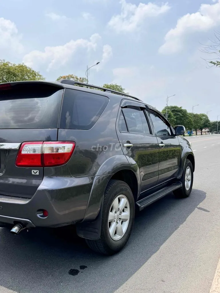 Toyota Fortuner 2011 photo 5