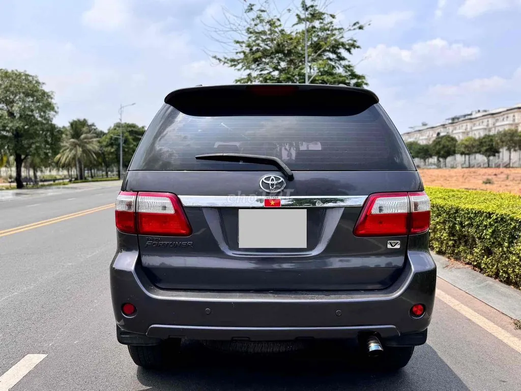 Toyota Fortuner 2011 photo 3