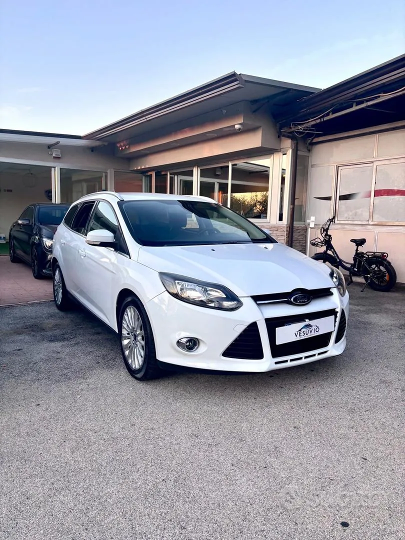 Ford Focus 2012 photo 3