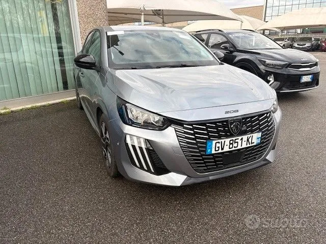 Peugeot 208 2024 photo 2