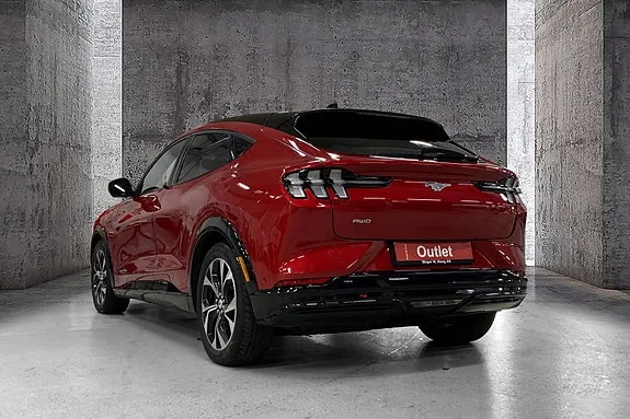 Ford Mustang Mach-E 2023 photo 3
