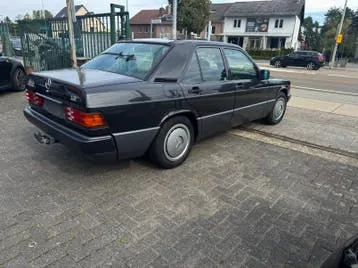 Mercedes-Benz 190 E 1992 photo 3