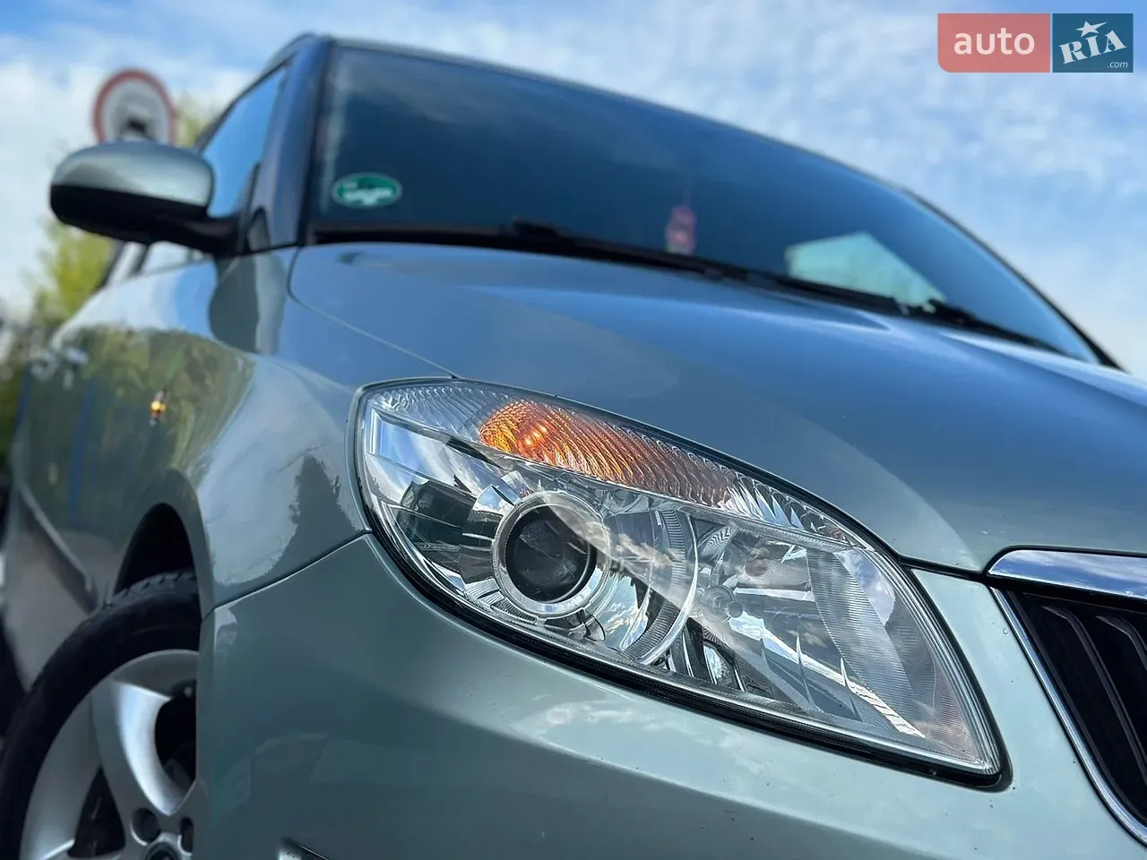 Skoda Fabia 2011 photo 4