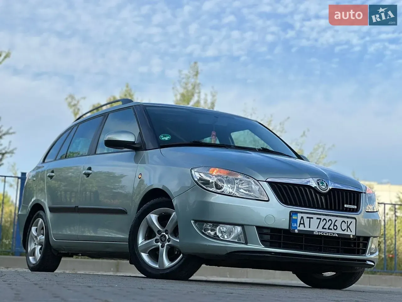 Skoda Fabia 2011 photo 3