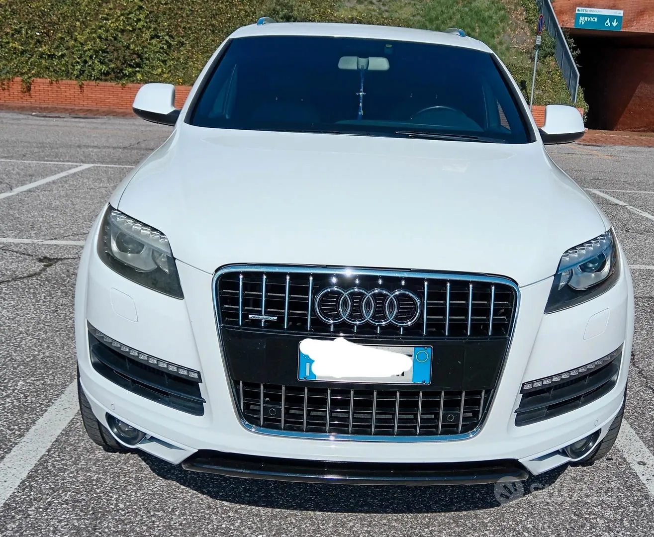 Audi Q7 2011 photo 2