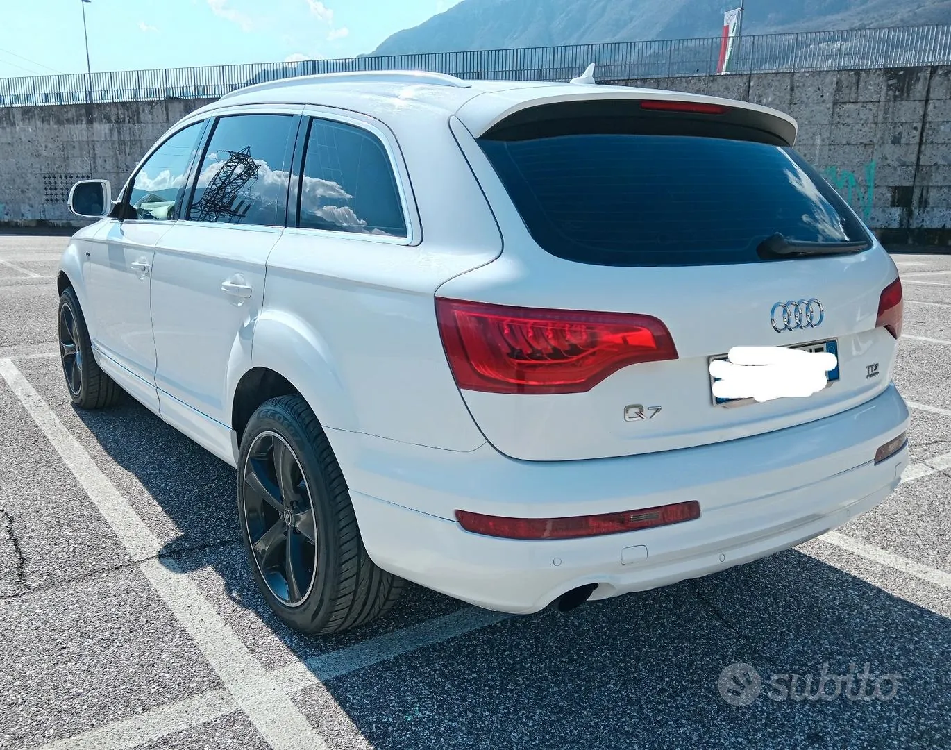 Audi Q7 2011 photo 5