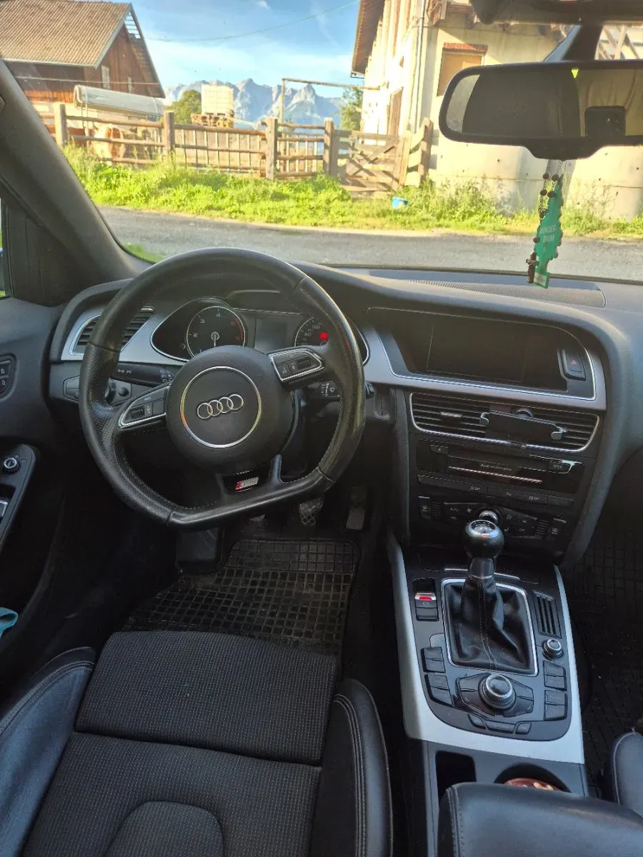 Audi A4 2013 photo 3