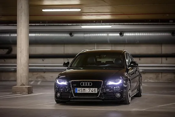 Audi A4 2009 photo 2
