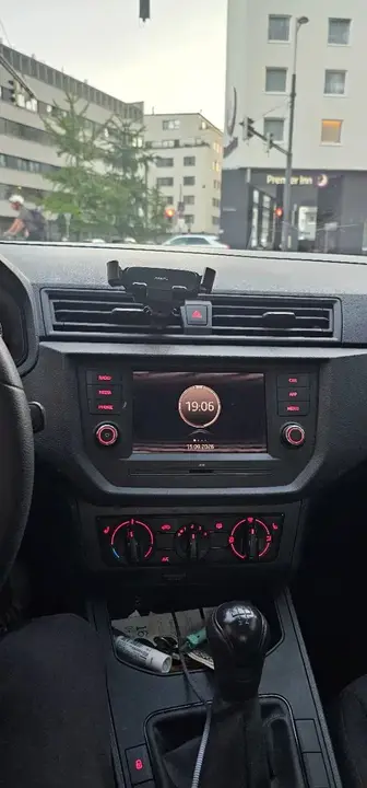 Seat Arona 2018 photo 3