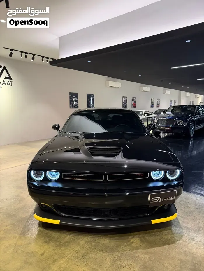 Dodge Challenger 2022 photo 2