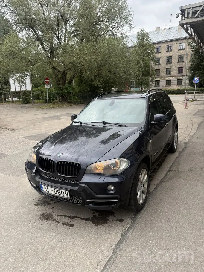 BMW X5 2009 photo 2
