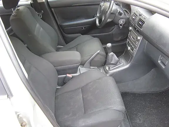 Toyota Avensis 2004 photo 5