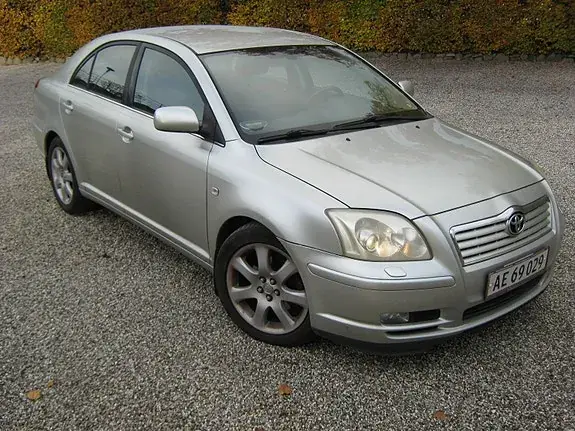 Toyota Avensis 2004 photo 4