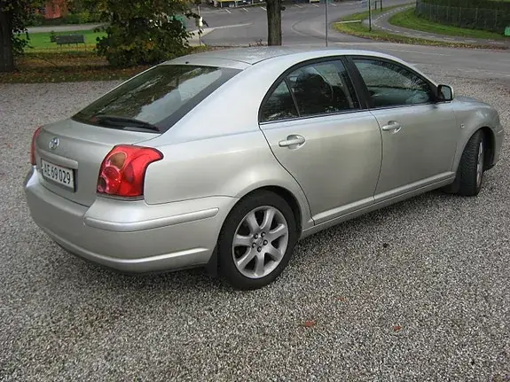 Toyota Avensis 2004 photo 3