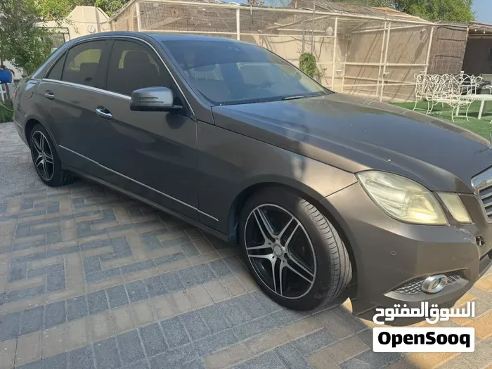 Mercedes-Benz E-Class 2010 photo 2