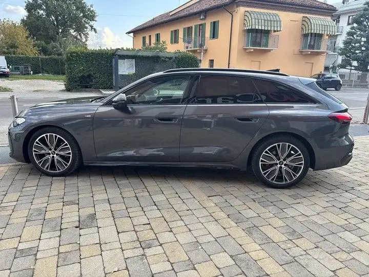 Audi A5 Avant 2025 photo 3