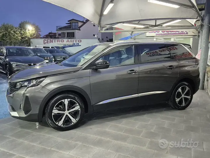 Peugeot 5008 2023 photo 4