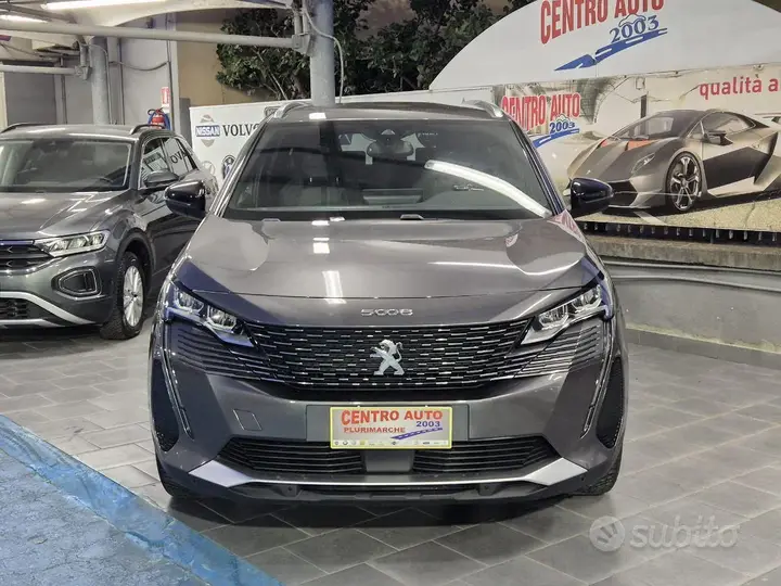 Peugeot 5008 2023 photo 3