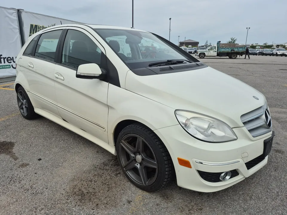 Mercedes-Benz B-Class 2011 photo 3