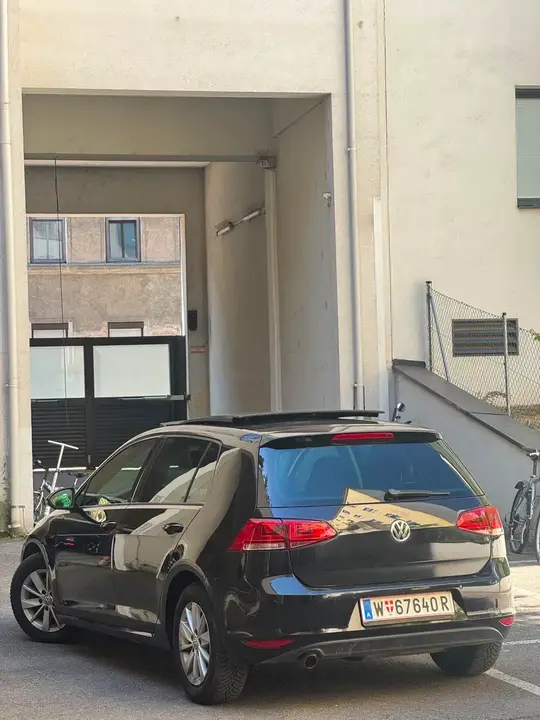 Volkswagen Golf 2012 photo 3