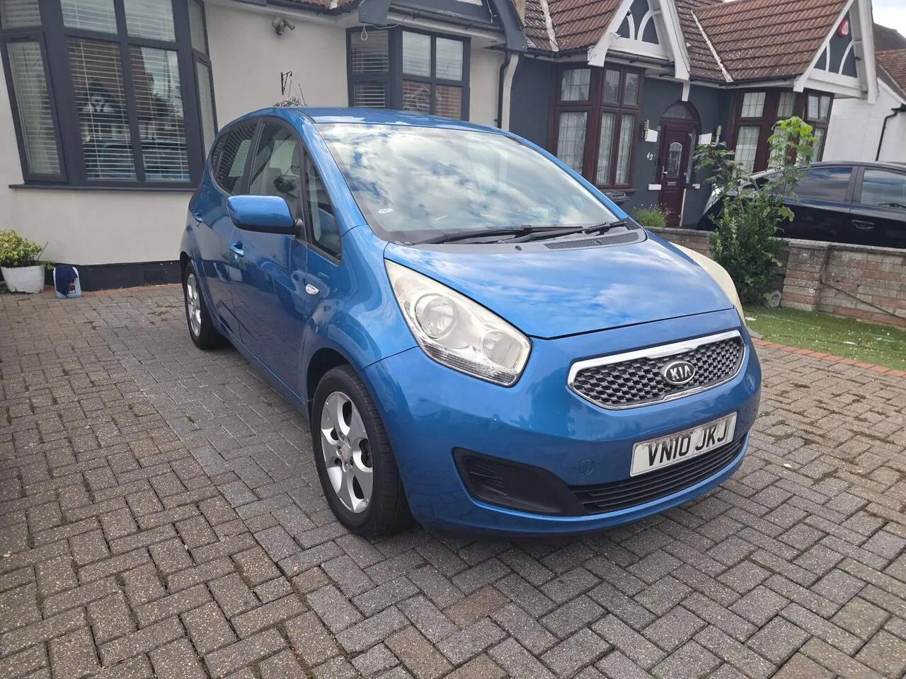 Kia Venga 2010 photo 2