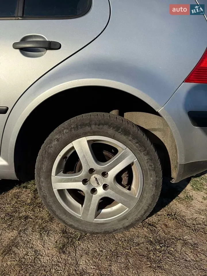 Volkswagen Golf 2001 photo 2
