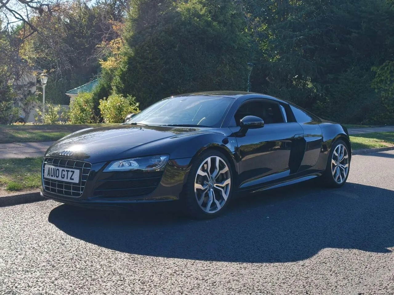 Audi R8 2010 photo 2