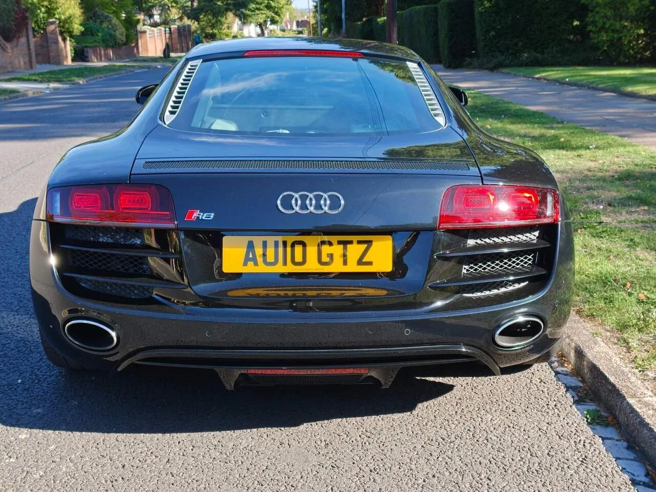 Audi R8 2010 photo 5