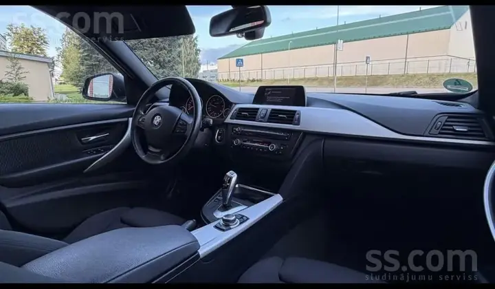 BMW 320 2012 photo 5