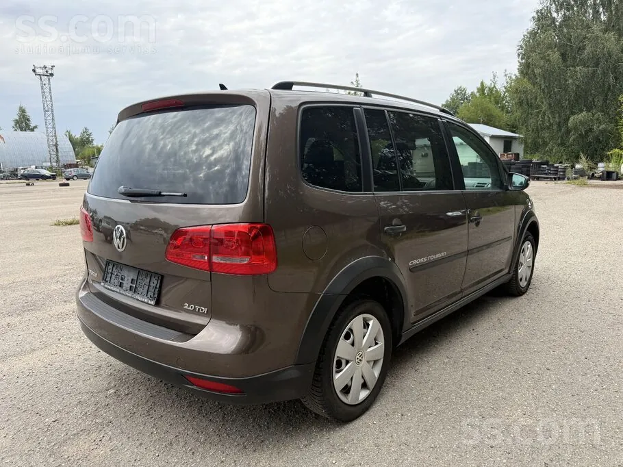 Volkswagen Touran 2012 photo 3