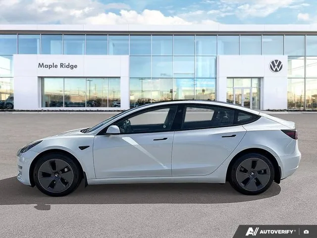 Tesla Model 3 2022 photo 2