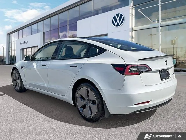 Tesla Model 3 2022 photo 3