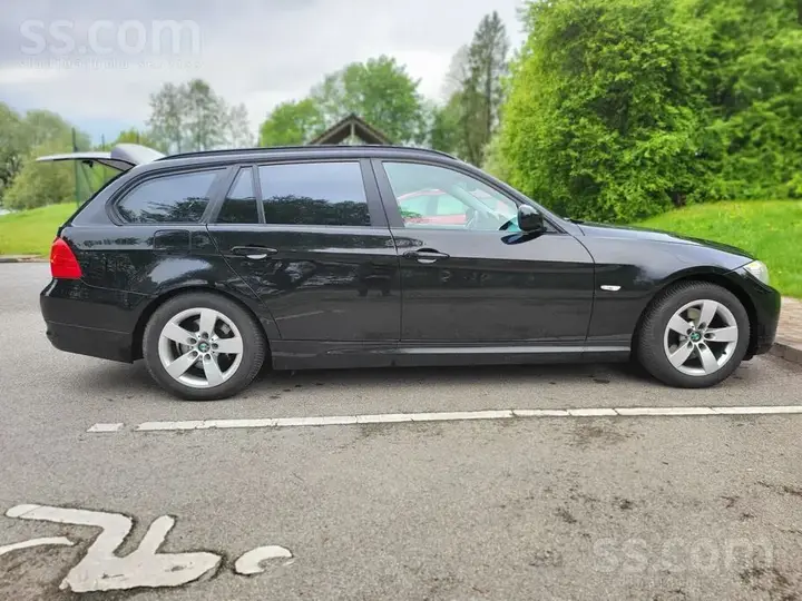BMW 320D 2011 photo 3