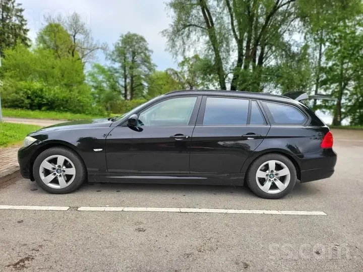 BMW 320D 2011 photo 4