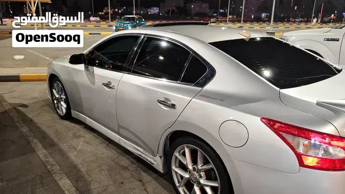Nissan Maxima 2011 photo 2