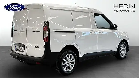 Ford Transit Courier 2026 photo 2