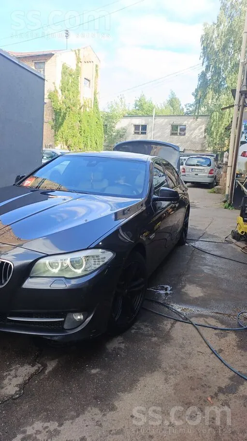BMW 530 2012 photo 3