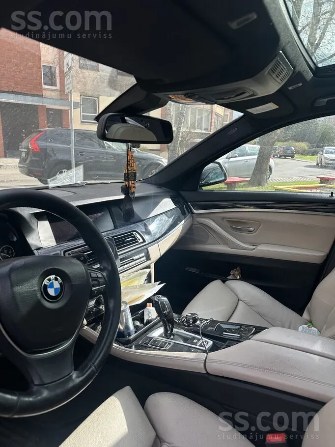 BMW 530 2012 photo 2