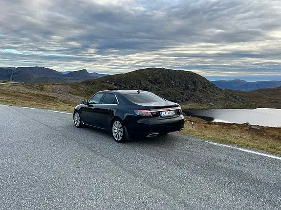 Saab 9-5 2011 photo 2