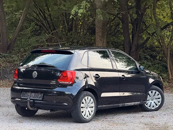 Volkswagen Polo 2011 photo 2
