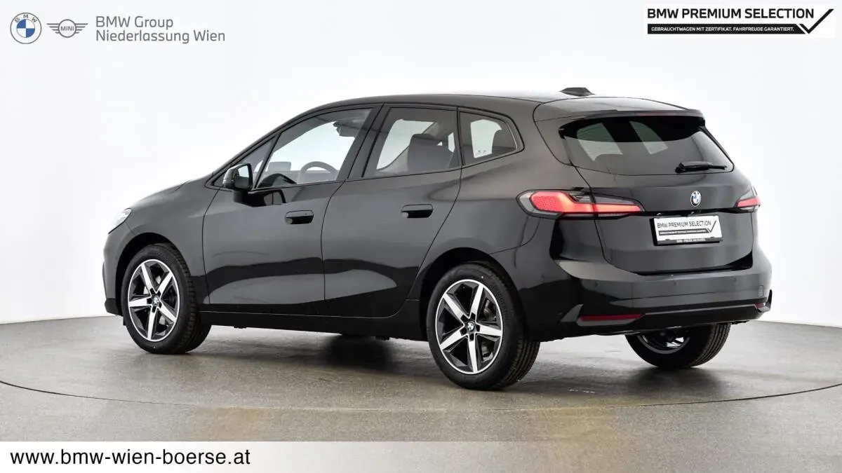 BMW 2 Series 2024 photo 3