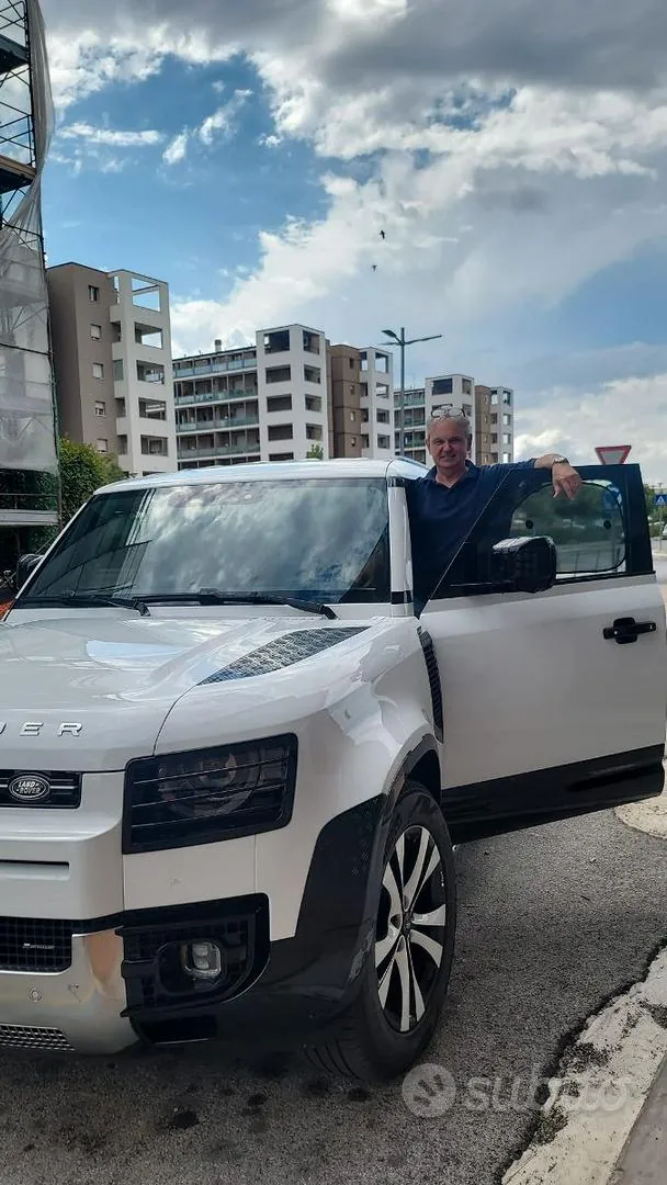 Land Rover Defender 2024 photo 4