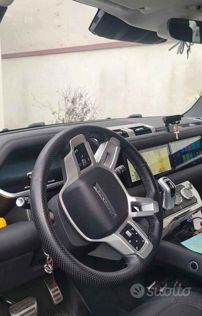 Land Rover Defender 2024 photo 5
