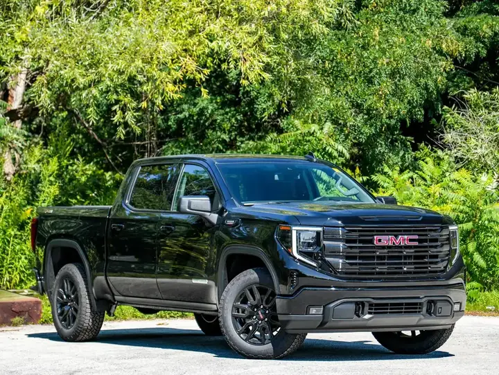 GMC Sierra 1500 2026 photo 2