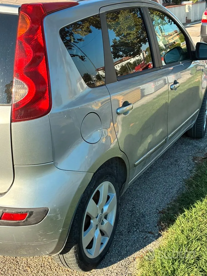 Nissan Note 2007 photo 2