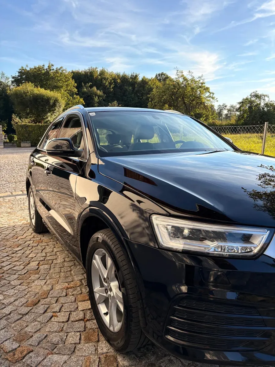 Audi Q3 2018 photo 2