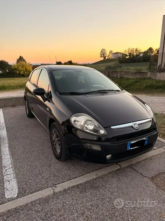 Fiat Punto Evo 2011 photo 2